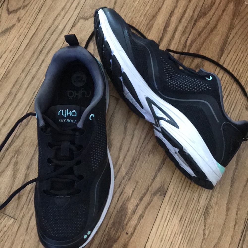 Ryka sky bolt walking shoes